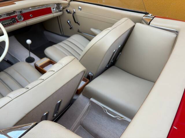 Mercedes-Benz 230 SL