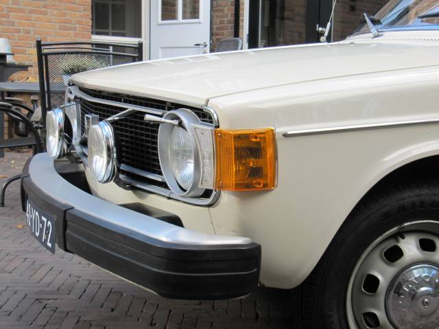 Image 1/21 of Volvo P 144 (1974)