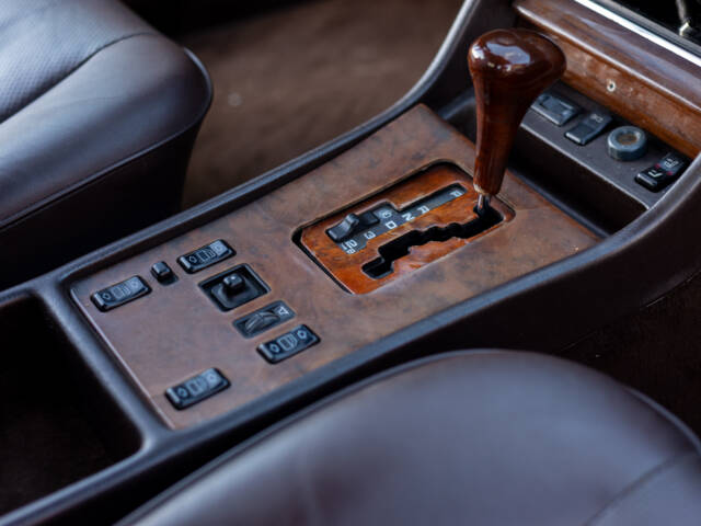 Mercedes-Benz 560 SEC