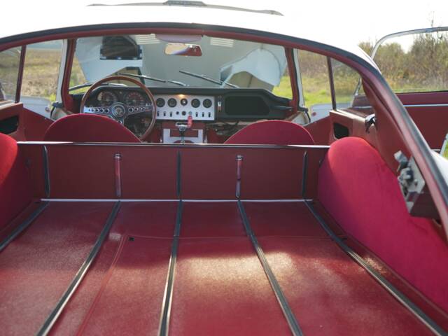 Jaguar E-Type 3.8