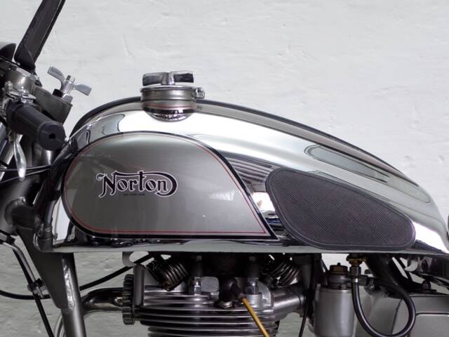 Norton International Model 40