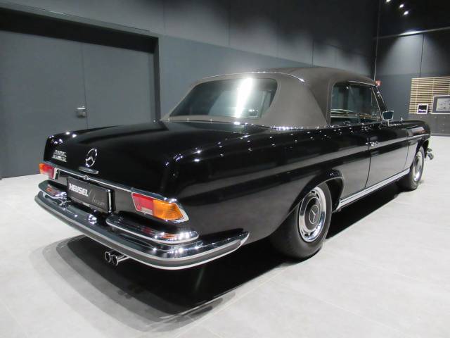 Mercedes-Benz 280 SE