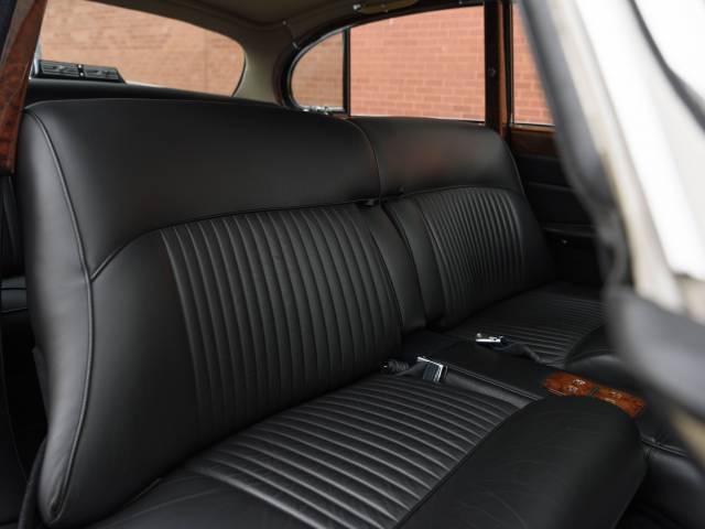 Jaguar Mk X 4.2