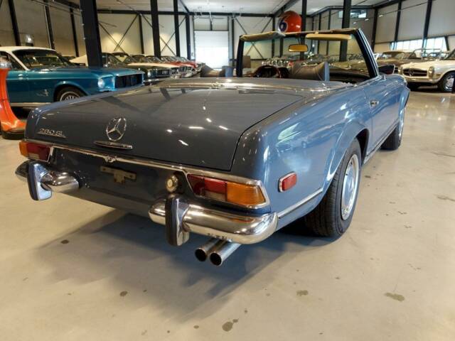 Mercedes-Benz 280 SL