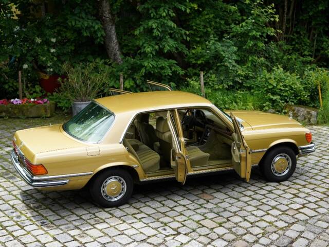 Image 1/19 of Mercedes-Benz 350 SE (1977)