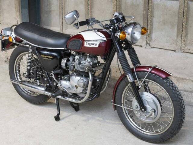 Triumph T 100 R Daytona