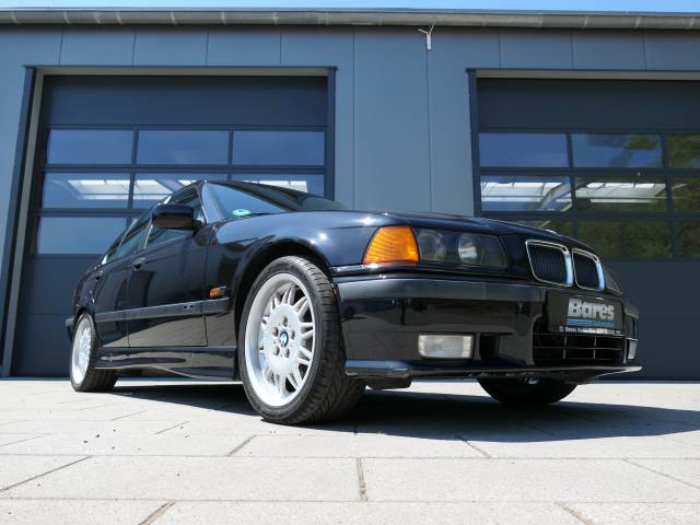 BMW 328i