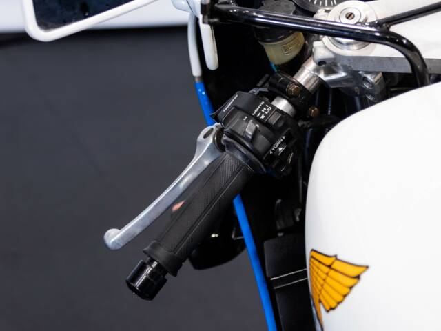 Honda VFR 750R RC 30