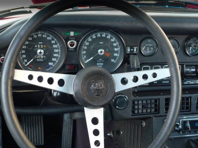 Jaguar E-Type V12 (2+2)