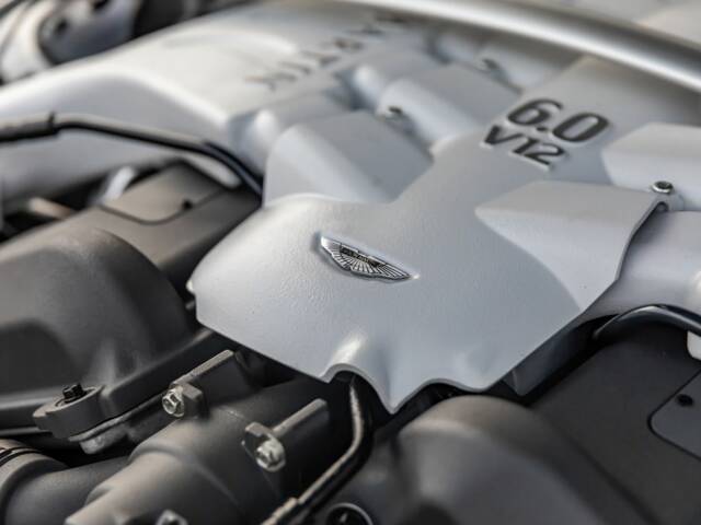 Aston Martin DBS Volante