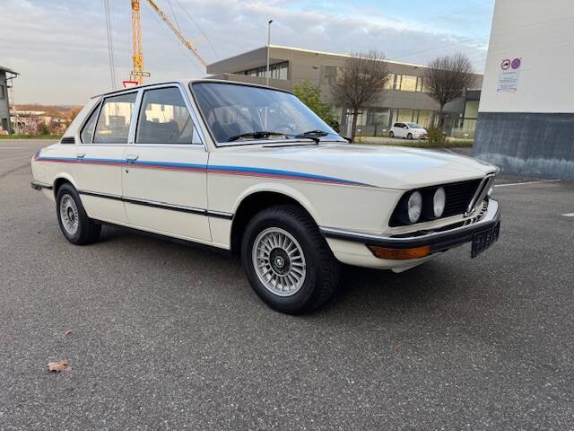 BMW 518