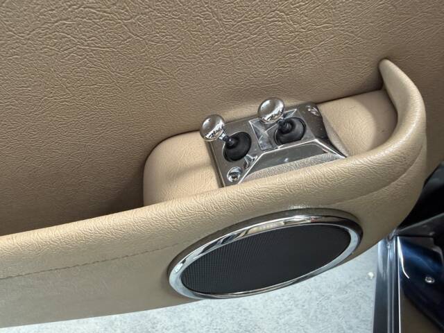 Jaguar XJ 12