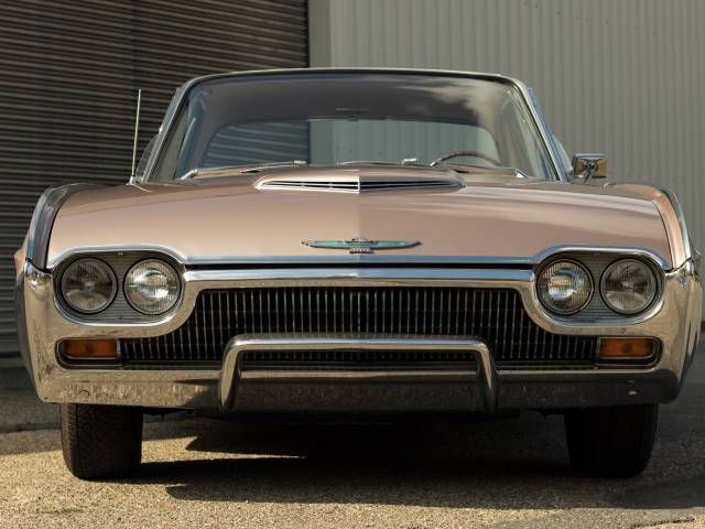 Ford Thunderbird