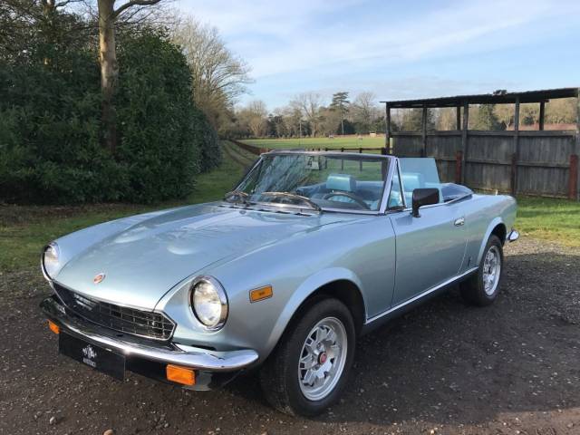 FIAT Spider 2000