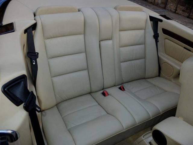Mercedes-Benz 320 CE