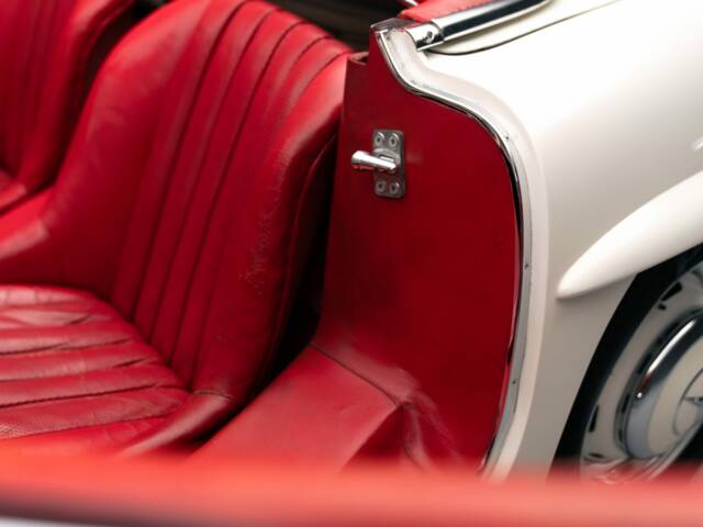 Mercedes-Benz 300 SL Roadster