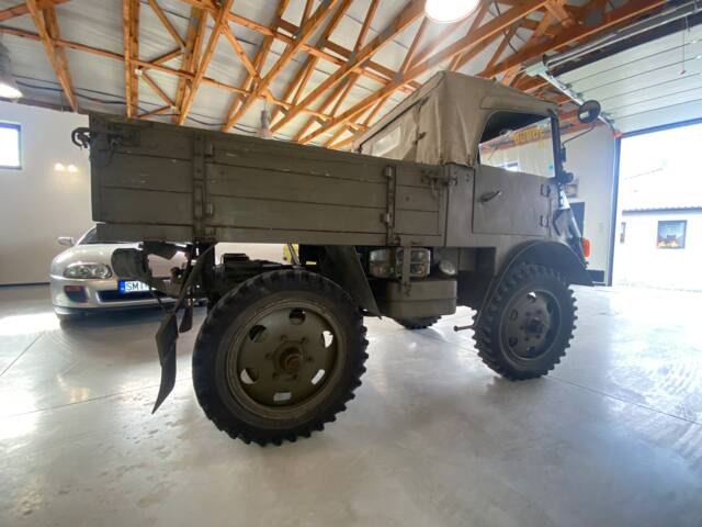Mercedes-Benz Unimog 2010