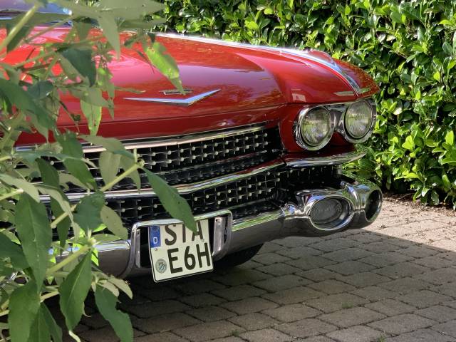 Cadillac 62 Convertible - Ein Traum in Rot