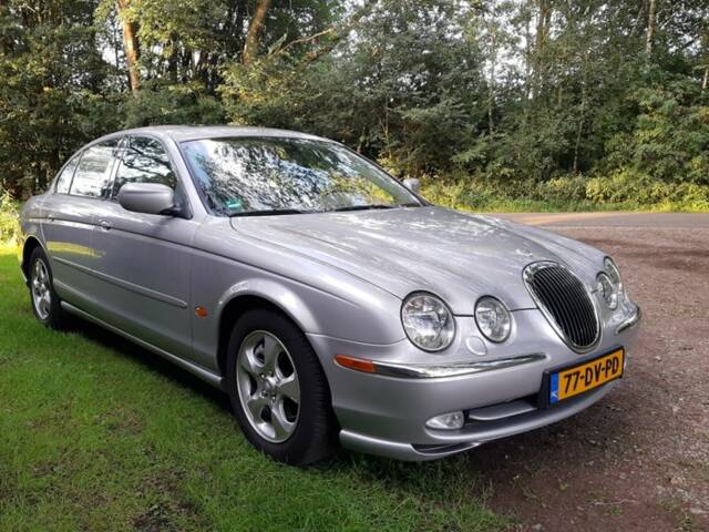 Image 1/7 de Jaguar S-Type 4.0 V8 (2000)