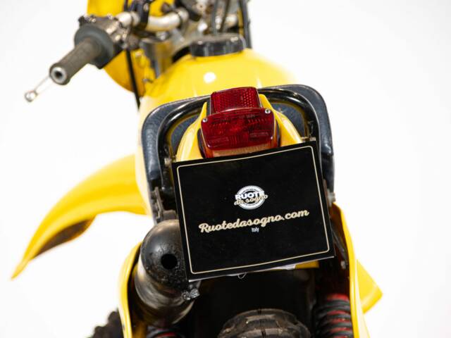 Suzuki PE 175