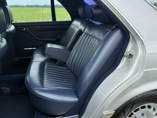 Mercedes-Benz 500 SEL