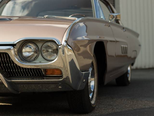 Ford Thunderbird