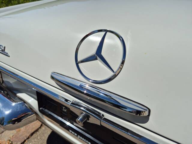 Mercedes-Benz 230 SL