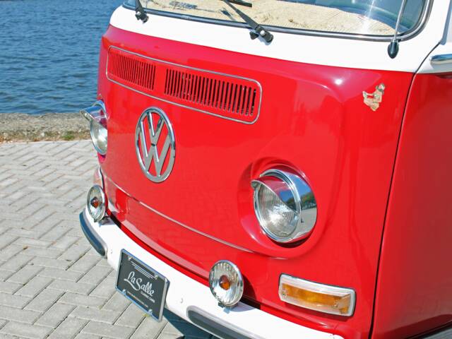 Volkswagen T2a minibus L