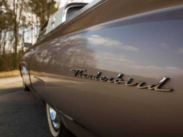 Ford Thunderbird