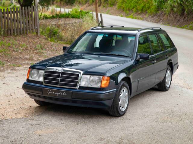 Image 1/53 of Mercedes-Benz 230 TE (1992)