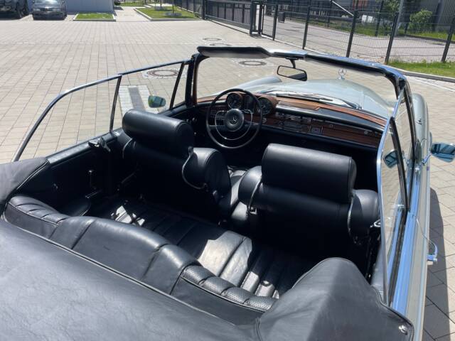Mercedes-Benz 250 SE
