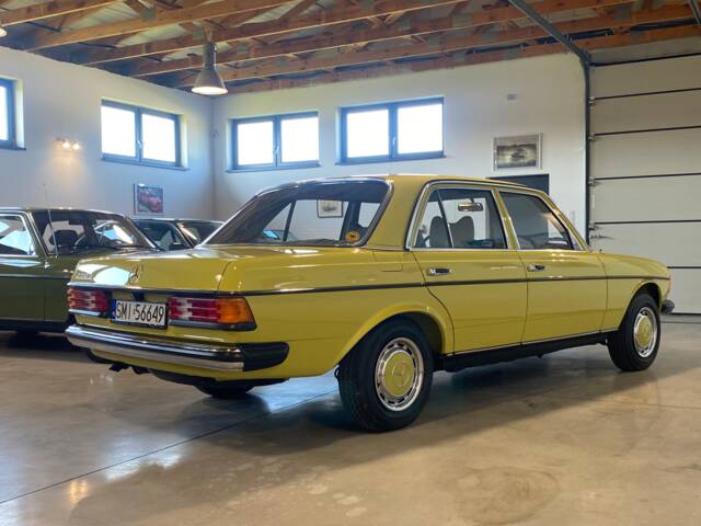 Mercedes-Benz 200 D