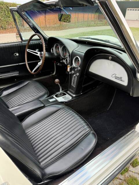 Chevrolet Corvette Sting Ray Convertible
