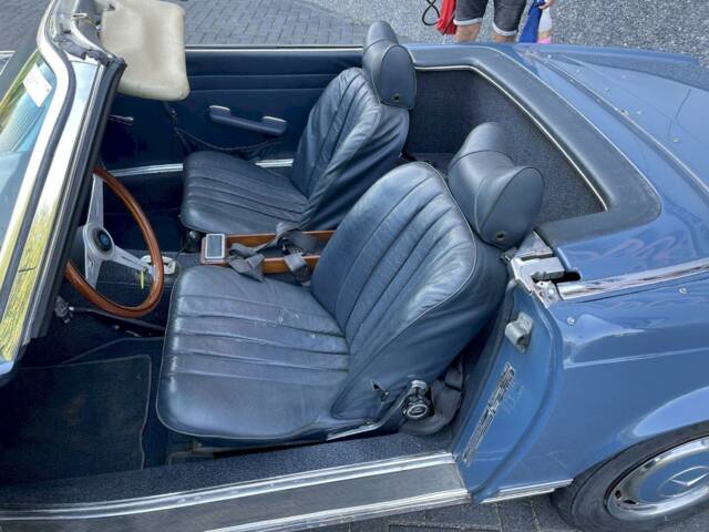 Mercedes-Benz 280 SL