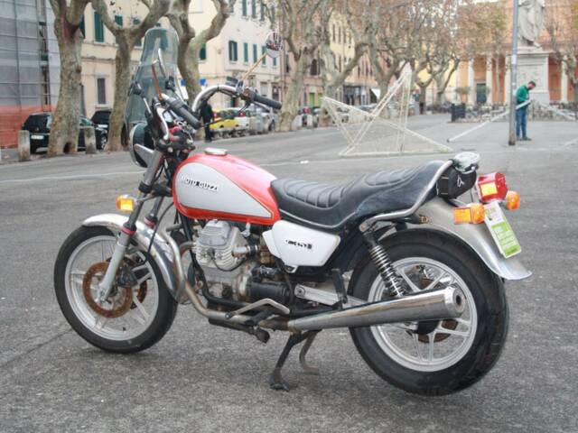 Moto Guzzi V35 C