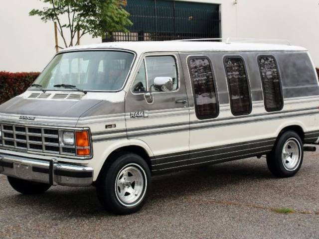 Afbeelding 1/14 van Dodge Ram Van (1986)