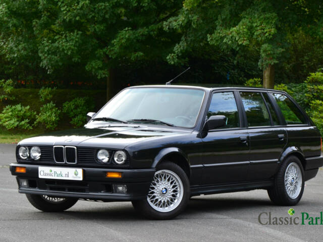 Immagine 1/46 di BMW 325i Touring (1991)