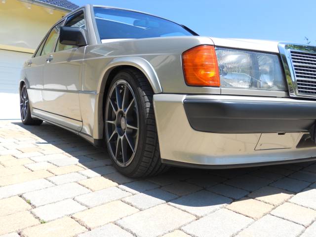 Mercedes-Benz 190 E 2.3-16