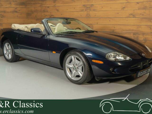 Imagen 1/19 de Jaguar XK8 4.0 (1997)