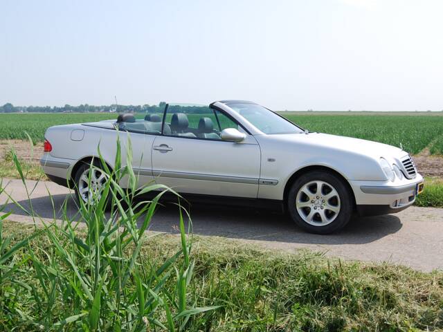 Mercedes-Benz CLK 200
