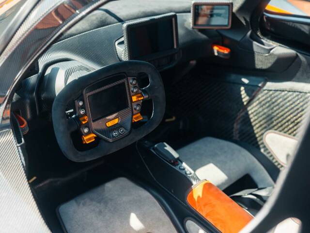Aston Martin Valkyrie AMR Pro