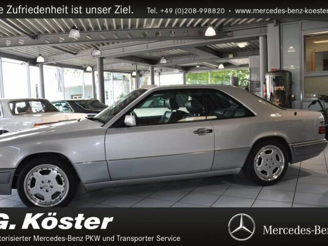 Immagine 1/12 di Mercedes-Benz E 200 (1995)