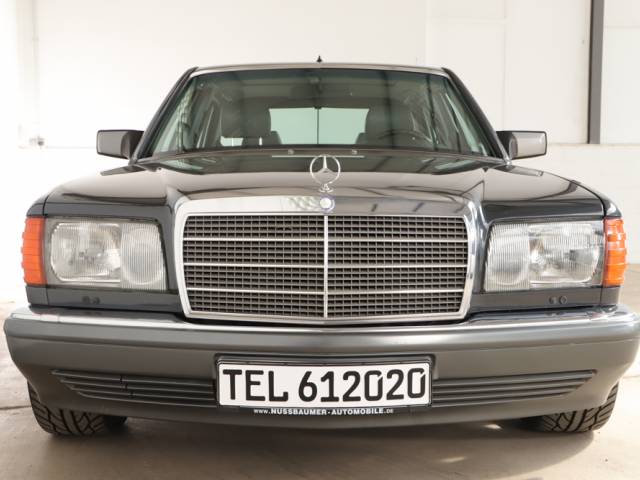 Bild 1/22 von Mercedes-Benz 560 SEL (1990)
