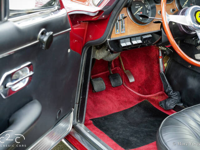Ferrari 330 GT 2+2