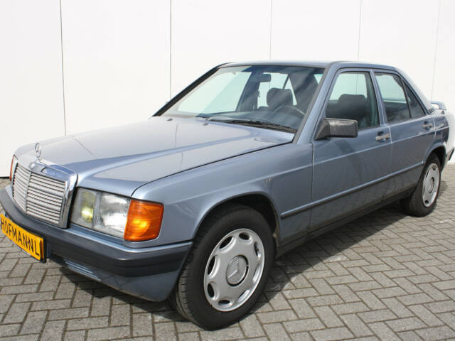 Afbeelding 1/12 van Mercedes-Benz 190 D 2.5 (1986)
