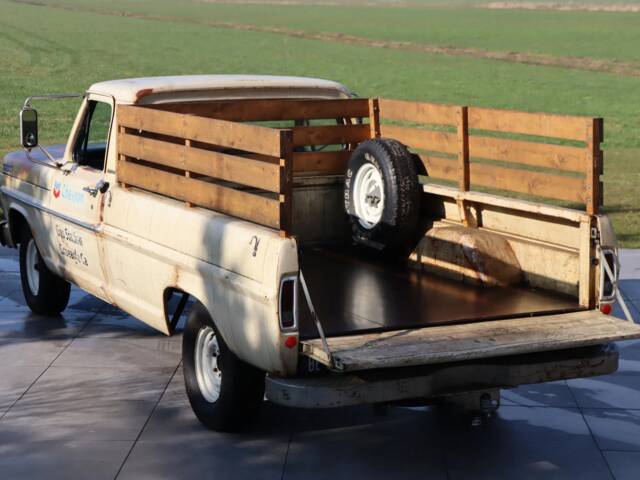 Ford F-100