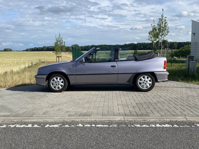 Opel Kadett 1,6i - Sowie Zentralverriegelung!