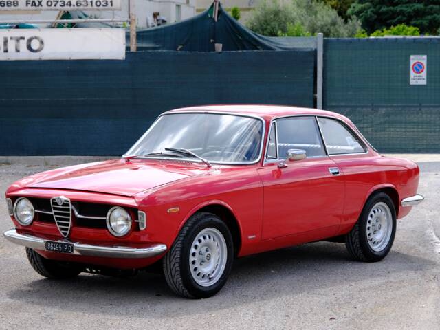 Immagine 1/12 di Alfa Romeo Giulia GT 1300 Junior (1967)