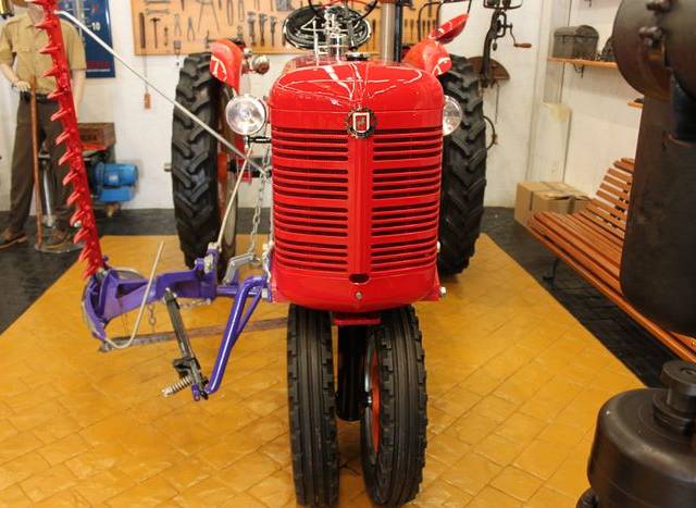 Afbeelding 1/7 van IHC McCormick-Deering Farmall F (1960)