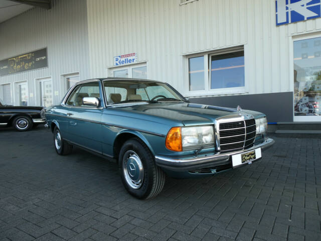 Image 1/20 de Mercedes-Benz 280 CE (1981)